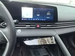 2022 Hyundai Elantra 1.5L CVT LUX Premium, белый — фото 13