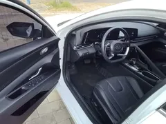 2022 Hyundai Elantra 1.5L CVT LUX Premium, белый — фото 16