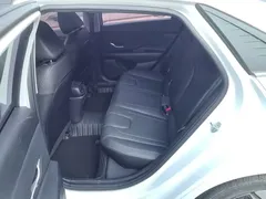 2022 Hyundai Elantra 1.5L CVT LUX Premium, белый — фото 17