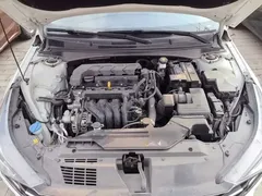 2022 Hyundai Elantra 1.5L CVT LUX Premium, белый — фото 20