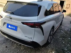 2021 Toyota Sienna 2.5L Hybrid Ultimate, белый — фото 3
