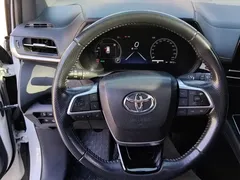 2021 Toyota Sienna 2.5L Hybrid Ultimate, белый — фото 15