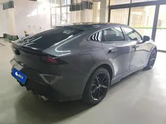 2023 Changan UNI-V iDD PHEV 1.5T 113km — фото 3