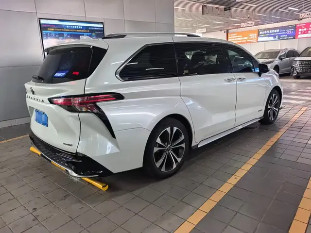 2023 Toyota Granvia 2.5L Hybrid Flagship VIP