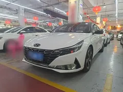2021 Hyundai Elantra 1.5L CVT TOP Flagship, белый — фото 2