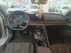 2021 Hyundai Elantra 1.5L CVT TOP Flagship, белый — фото 10