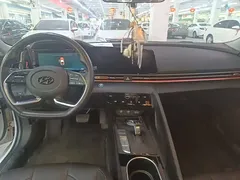 2021 Hyundai Elantra 1.5L CVT TOP Flagship, белый — фото 13