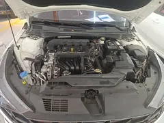 2021 Hyundai Elantra 1.5L CVT TOP Flagship, белый — фото 20