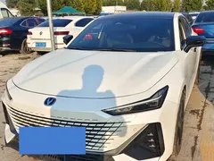 2023 Changan UNI-V 1.5T Premium, белый — фото 1
