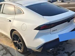 2023 Changan UNI-V 1.5T Premium, белый — фото 7