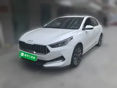 2021 Kia Cerato 1.5L CVT Fashion, белый — фото 1