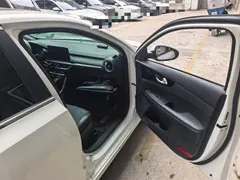 2021 Kia Cerato 1.5L CVT Fashion, белый — фото 19