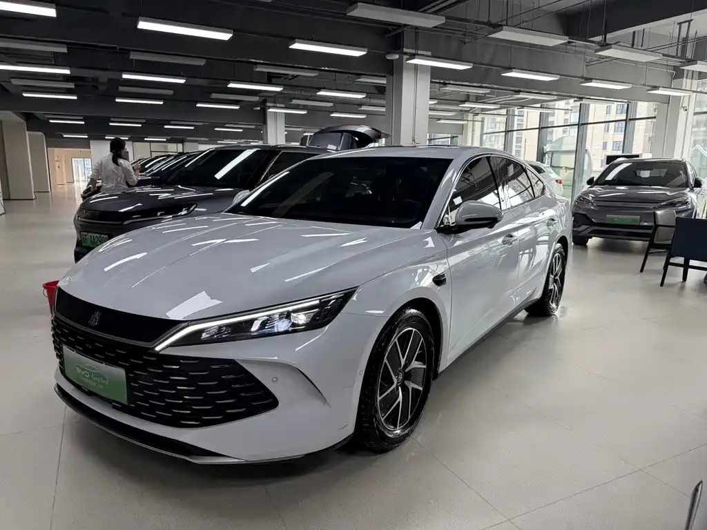 2025 BYD Qin L PHEV Smart Driving 120km