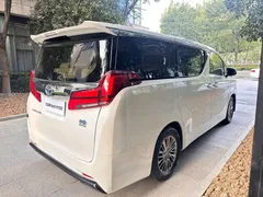 2021 Toyota Alphard Hybrid 2.5L Luxury, белый — фото 6