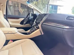 2021 Toyota Alphard Hybrid 2.5L Luxury, белый — фото 9