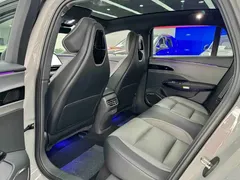 2025 Hongqi EH7 640 4WD — фото 6