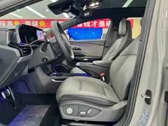 2025 Hongqi EH7 640 4WD — фото 7