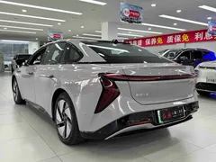 2025 Hongqi EH7 640 4WD — фото 11