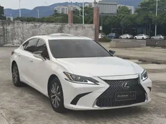 2021 Lexus ES 200 Excellence, белый — фото 3