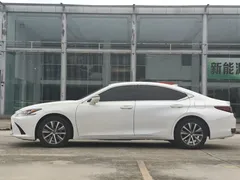 2021 Lexus ES 200 Excellence, белый — фото 4