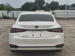 2021 Lexus ES 200 Excellence, белый — фото 6