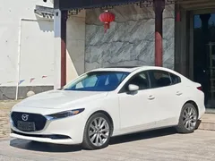 2021 Mazda 3 2.0L AT, белый — фото 1
