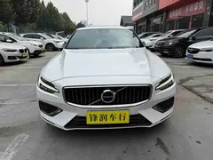 2024 Volvo S60 B4 Luxury, белый — фото 2