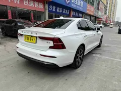 2024 Volvo S60 B4 Luxury, белый — фото 6