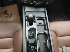 2024 Volvo S60 B4 Luxury, белый — фото 11