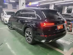2021 Audi Q7 55 TFSI quattro S line Sport, чёрный — фото 4