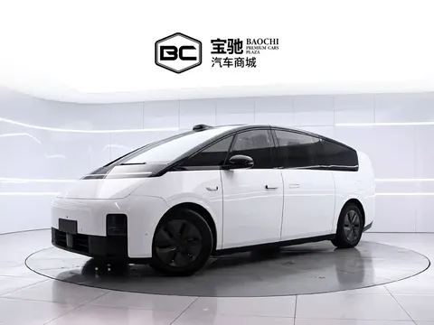 2024 Li Auto MEGA Ultra