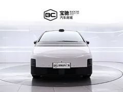 2024 Li Auto MEGA Ultra, белый — фото 2