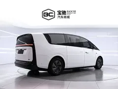 2024 Li Auto MEGA Ultra, белый — фото 3