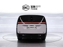 2024 Li Auto MEGA Ultra, белый — фото 4