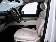 2024 Li Auto MEGA Ultra, белый — фото 13