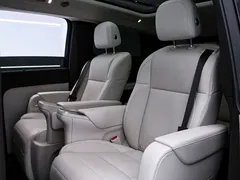 2024 Li Auto MEGA Ultra, белый — фото 15