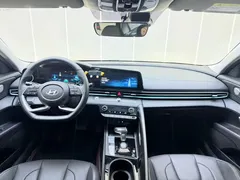 2023 Hyundai Elantra 1.5L CVT TOP Flagship — фото 8
