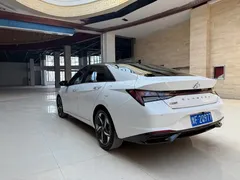 2022 Hyundai Elantra 1.5L CVT LUX Premium, белый — фото 6