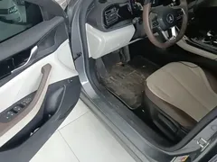 2024 BYD Qin PLUS Honor DM-i PHEV 55km Leading — фото 16