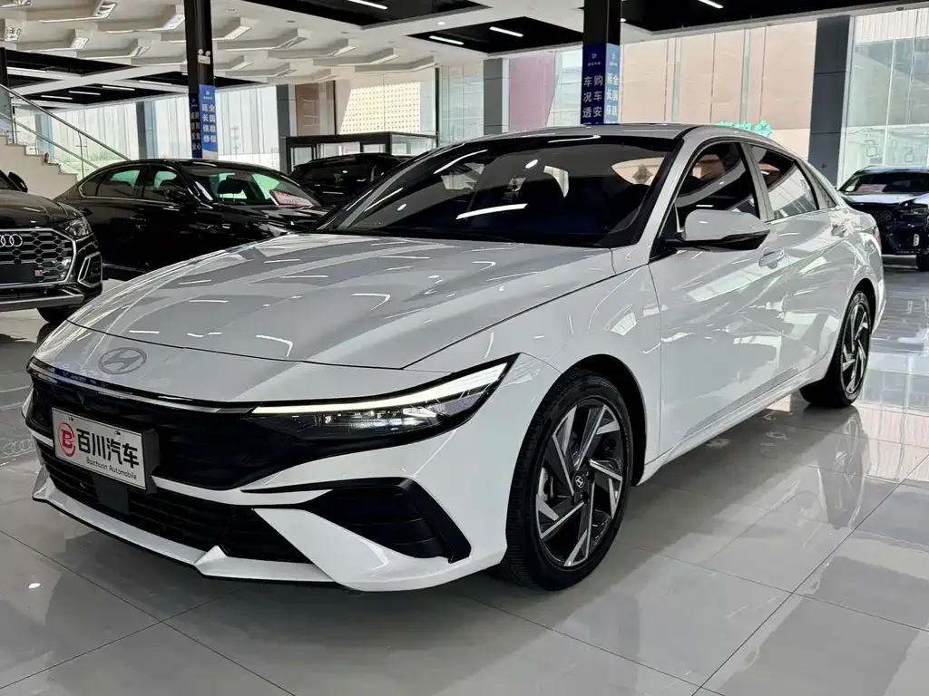 2023 Hyundai Elantra 1.5L CVT LUX Premium