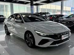 2023 Hyundai Elantra 1.5L CVT LUX Premium, белый — фото 3