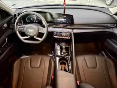 2023 Hyundai Elantra 1.5L CVT LUX Premium, белый — фото 6