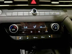 2023 Hyundai Elantra 1.5L CVT LUX Premium, белый — фото 8