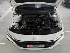 2023 Hyundai Elantra 1.5L CVT LUX Premium, белый — фото 15