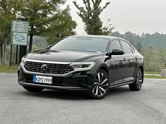 2021 Volkswagen Passat 380TSI Luxury, чёрный — фото 1