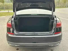 2021 Volkswagen Passat 380TSI Luxury, чёрный — фото 16