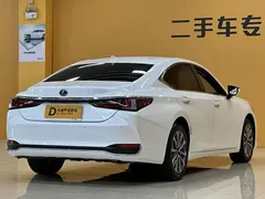 2023 Lexus ES 200 Excellence, белый — фото 3