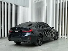 2023 BMW 3 Series 325Li M Sport Dark Night Package, чёрный — фото 14
