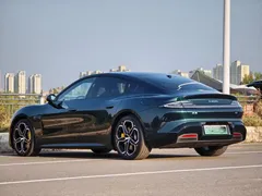 2026 Xiaomi SU7 RWD Standard, зелёный — фото 7