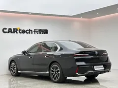 2023 BMW 7 Series 735Li M Sport Package, чёрный — фото 3